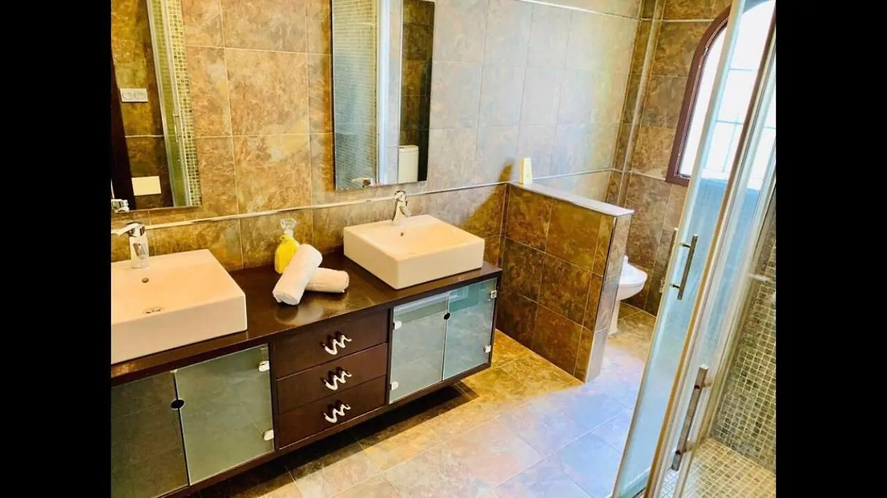 Villa Suite Pepa 阿尔豪林德拉托里 0*,